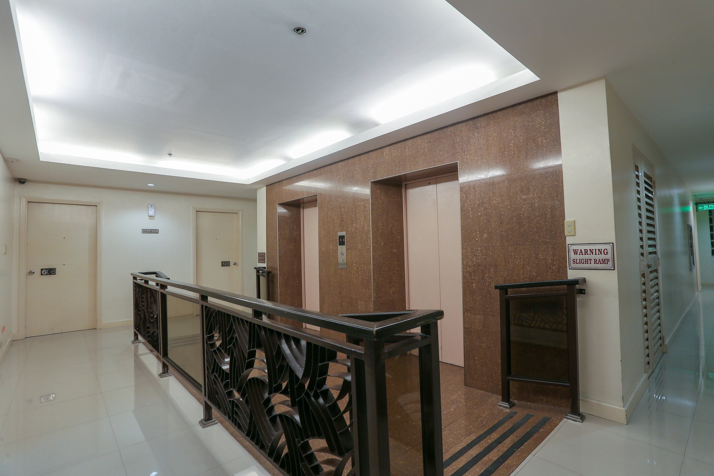 Фото Paragon Tower Hotel