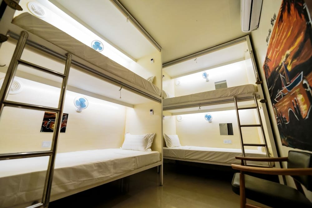 Hotel Tambayan Capsule Hostel, Manila, photo