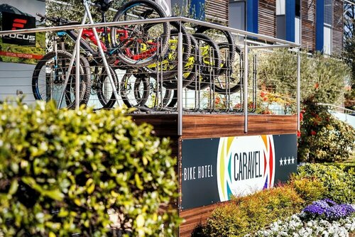 Внешний вид отеля Caravel Bike Hotel в Наго-Торболях, фото 3