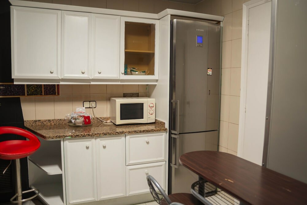 Фото Go Bcn Hostal Ideal Badal - Hostel