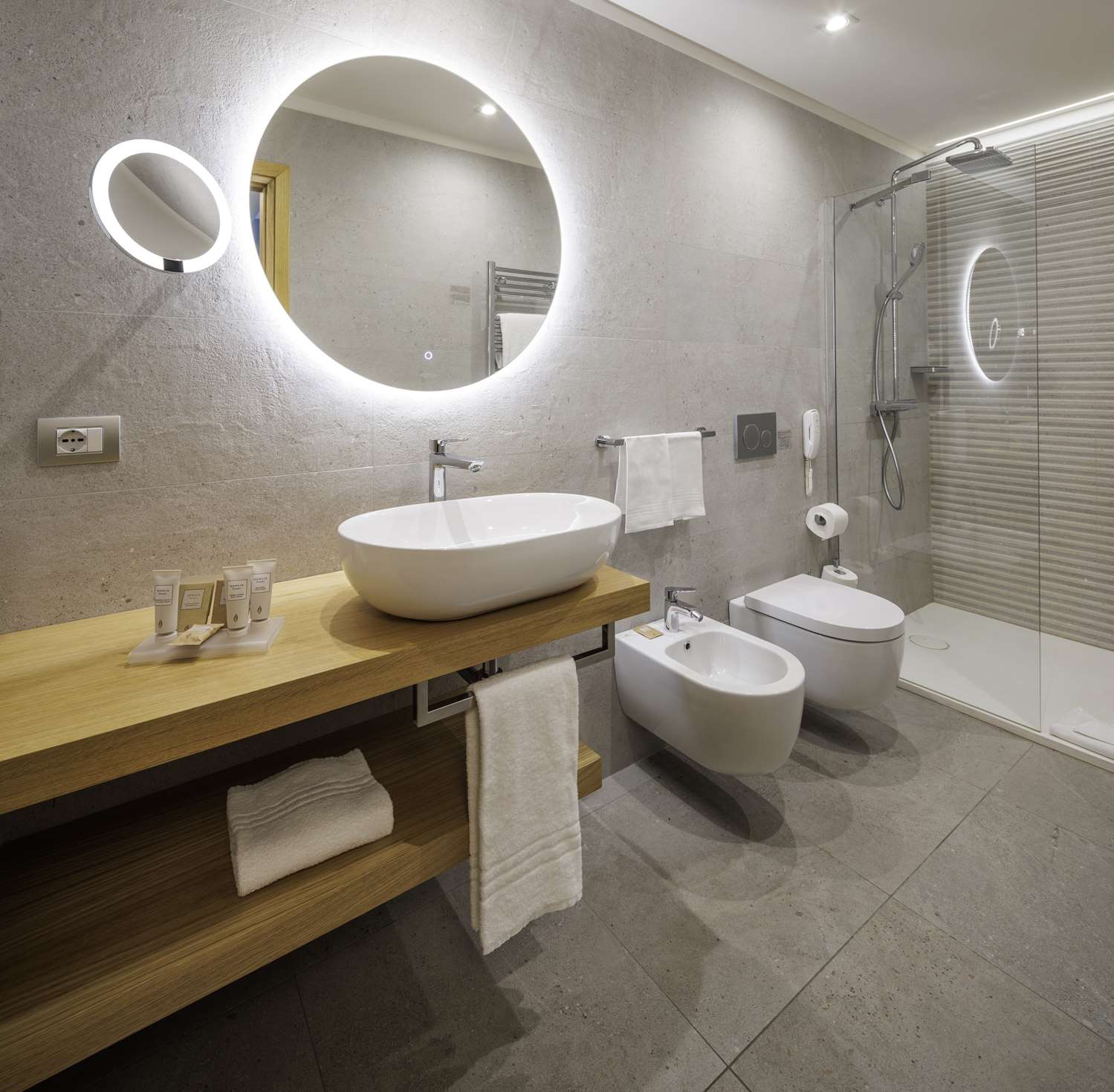 Фото Best Western Plus Executive Hotel and Suites