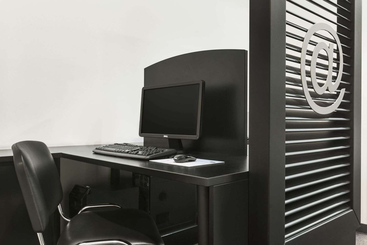 Фото Ramada by Wyndham Brussels Woluwe