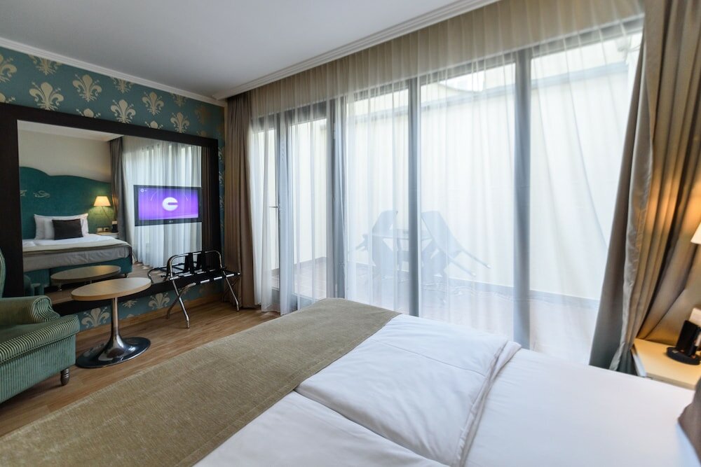 Фото La Prima Fashion Hotel