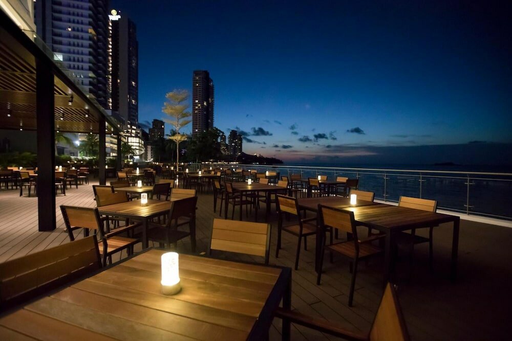 Фото Hompton by the Beach Penang