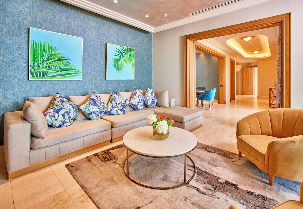 Фото Suncoast Hotel