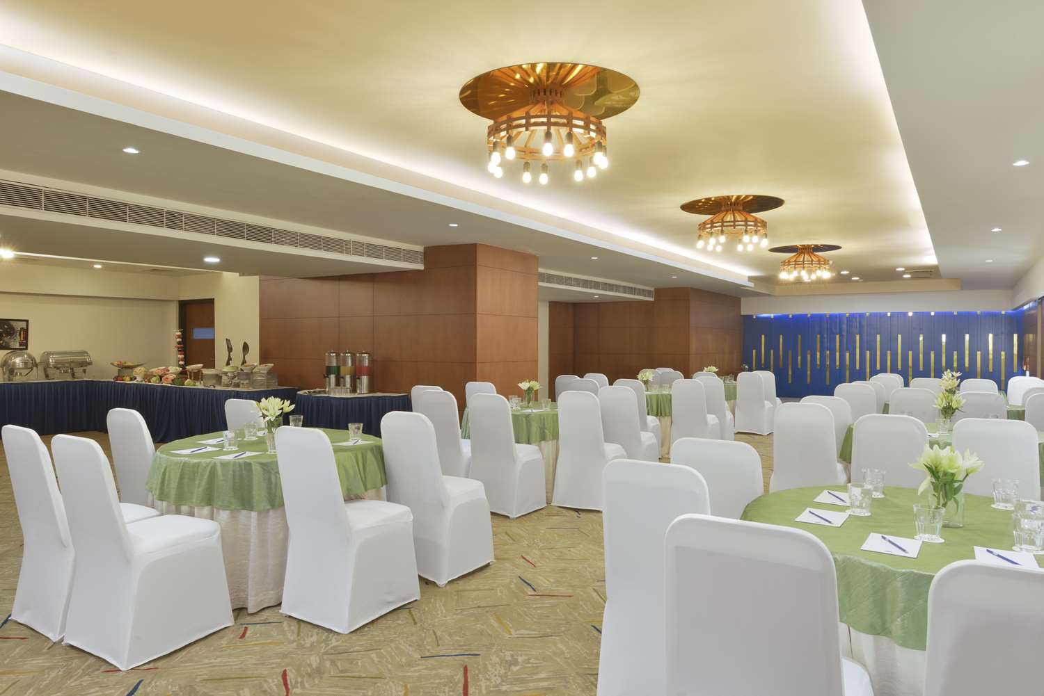 Фото Hampton by Hilton Vadodara-Alkapuri