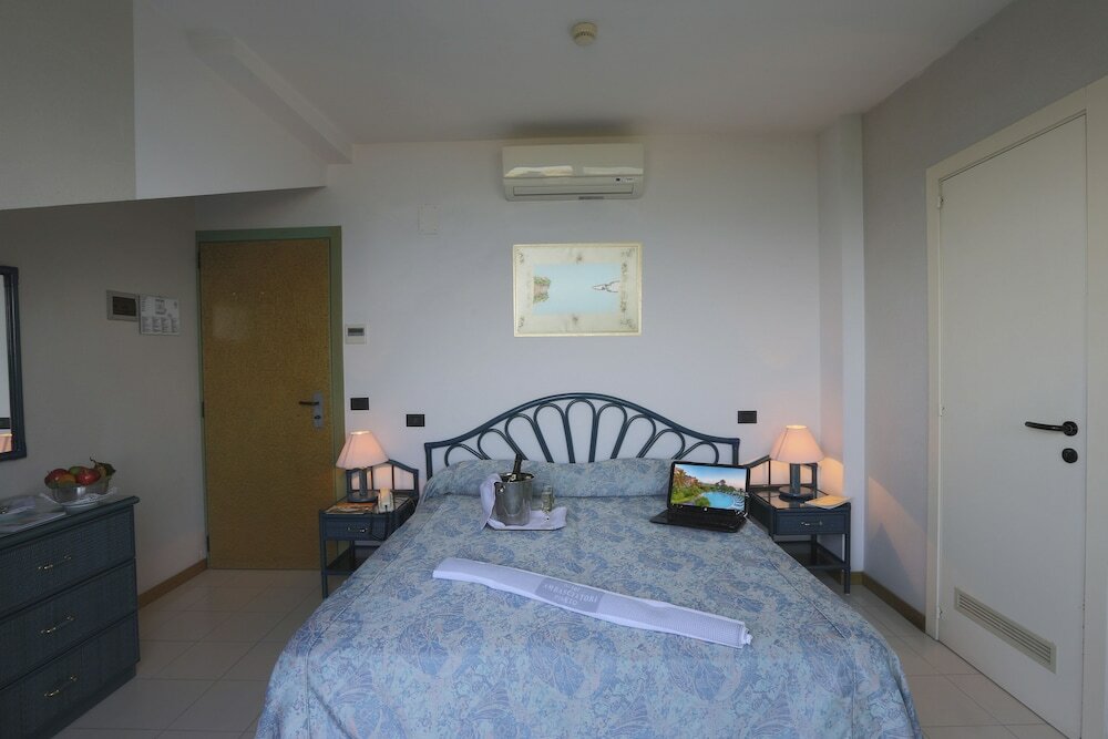 Фото Hotel Ambasciatori