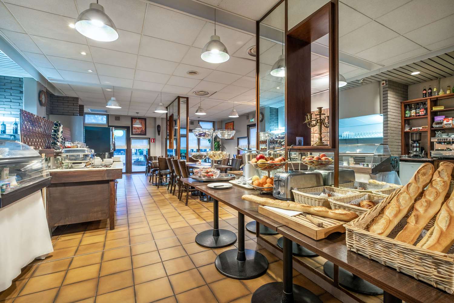 Фото Hôtel des Arcades Cachan