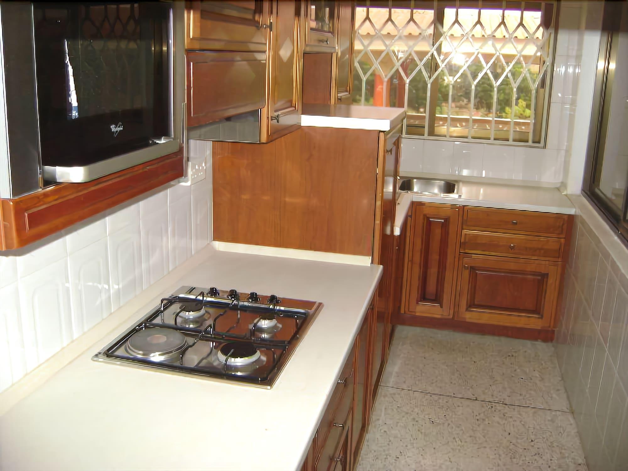 Фото East Airport Guesthouse