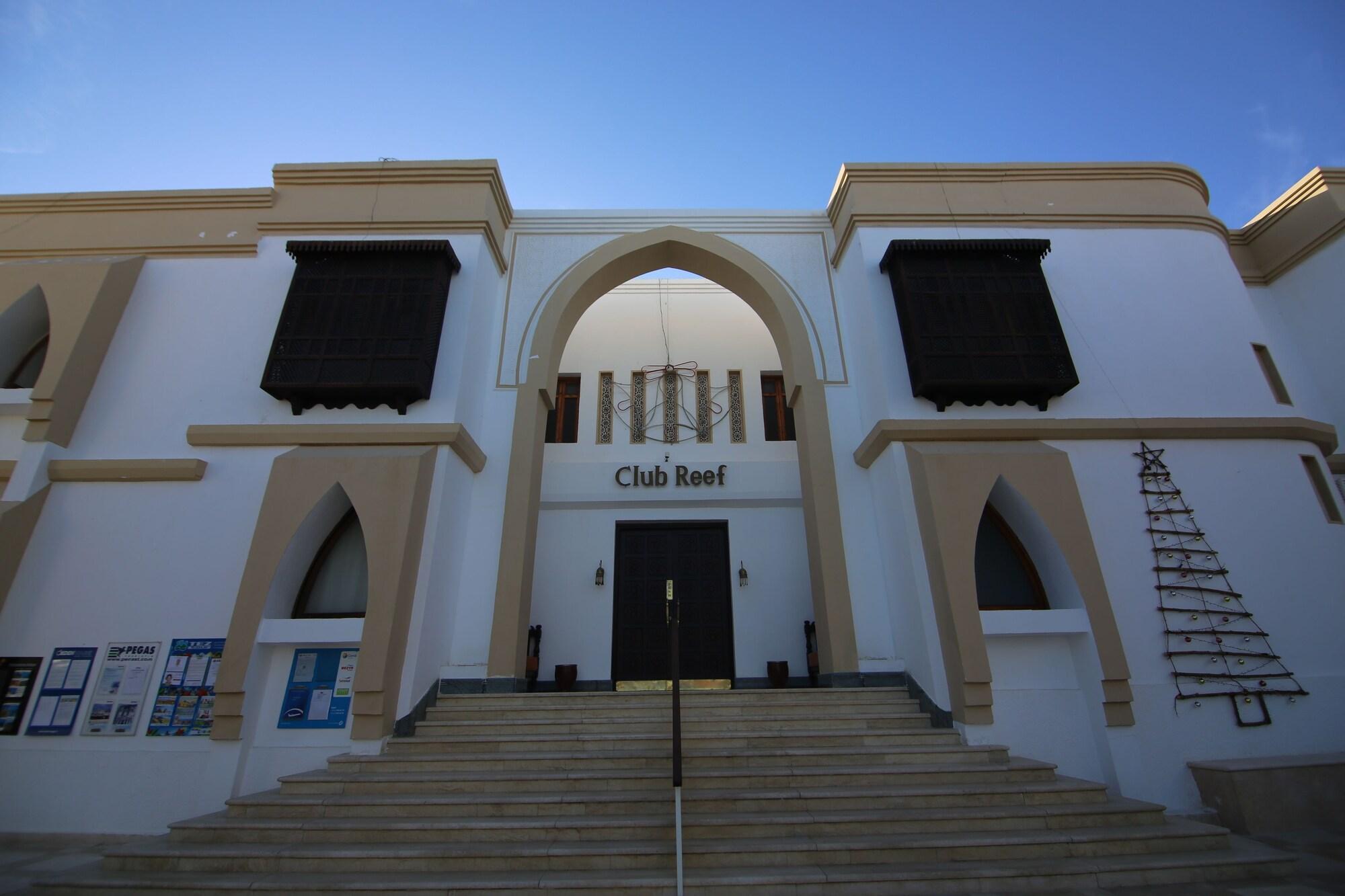 Фото Club Reef Resort