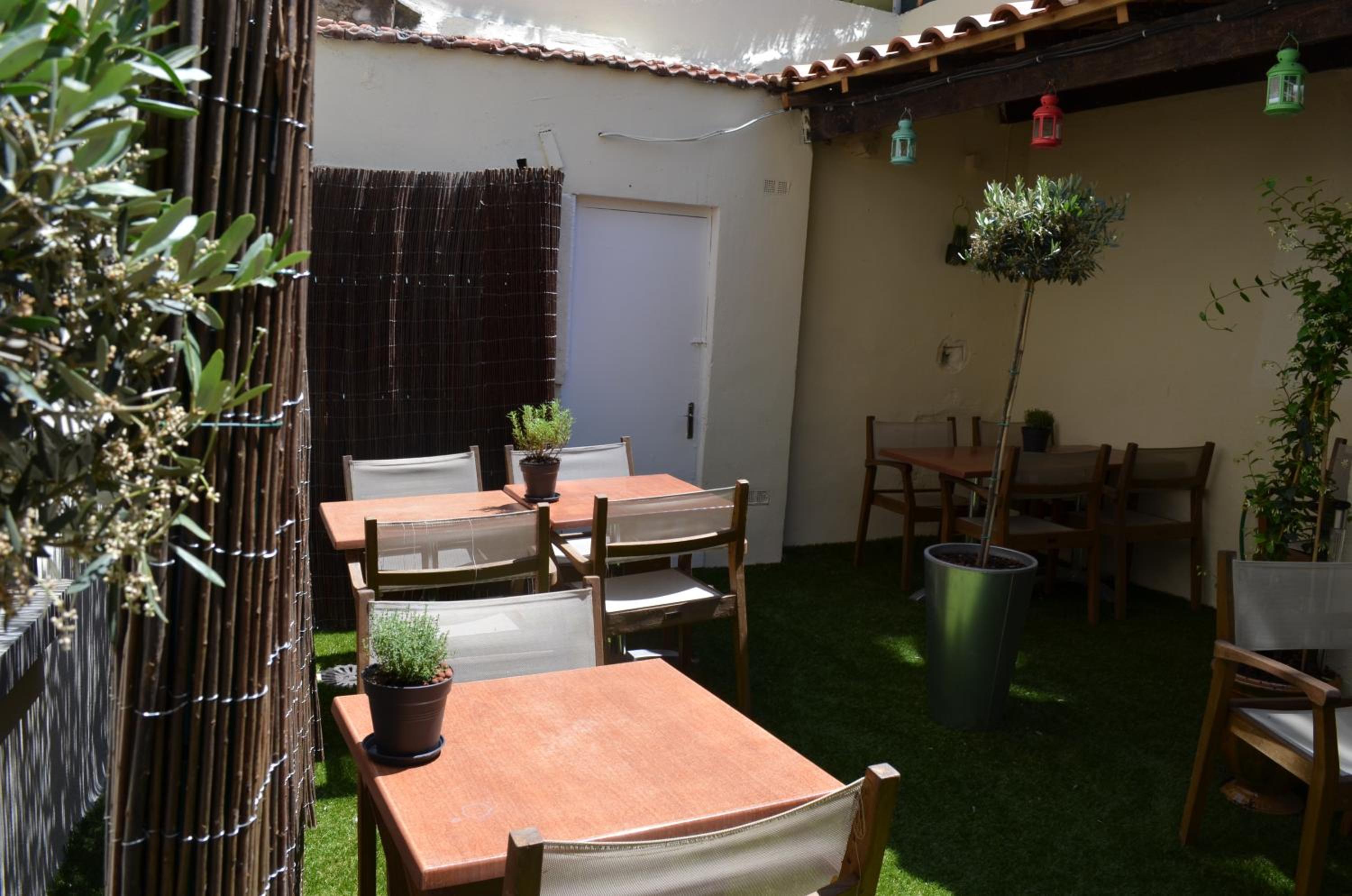 Фото Hôtel Les Corps Saints