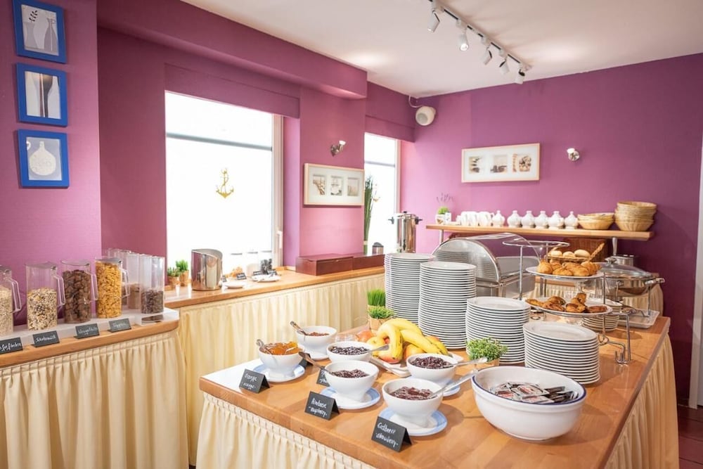 Фото Hotel Hanseport Hamburg