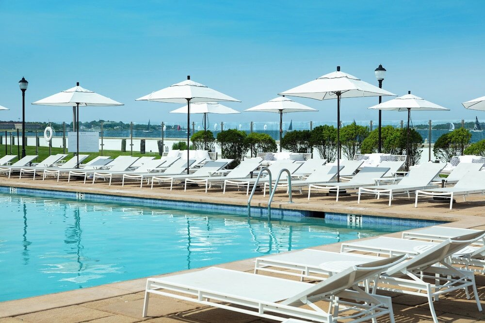 Фото Newport Harbor Island Resort