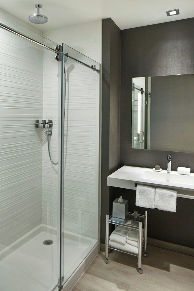 Фото Ac Hotel Des Moines East Village