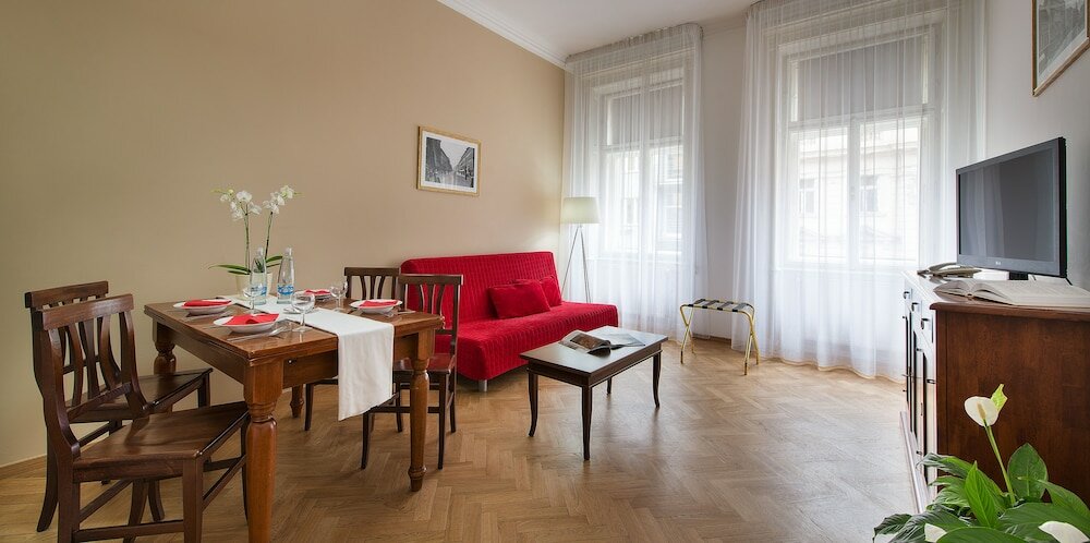 Фото Hotel Suite Home Prague