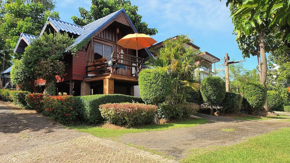 Фото Banphu Montalang Resort