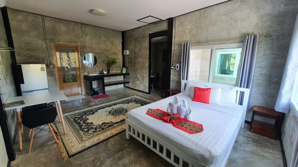 Фото Banphu Montalang Resort