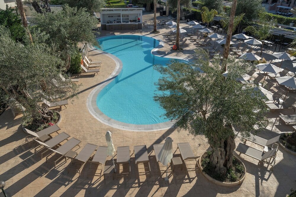 Фото CNic Gemini Hotel