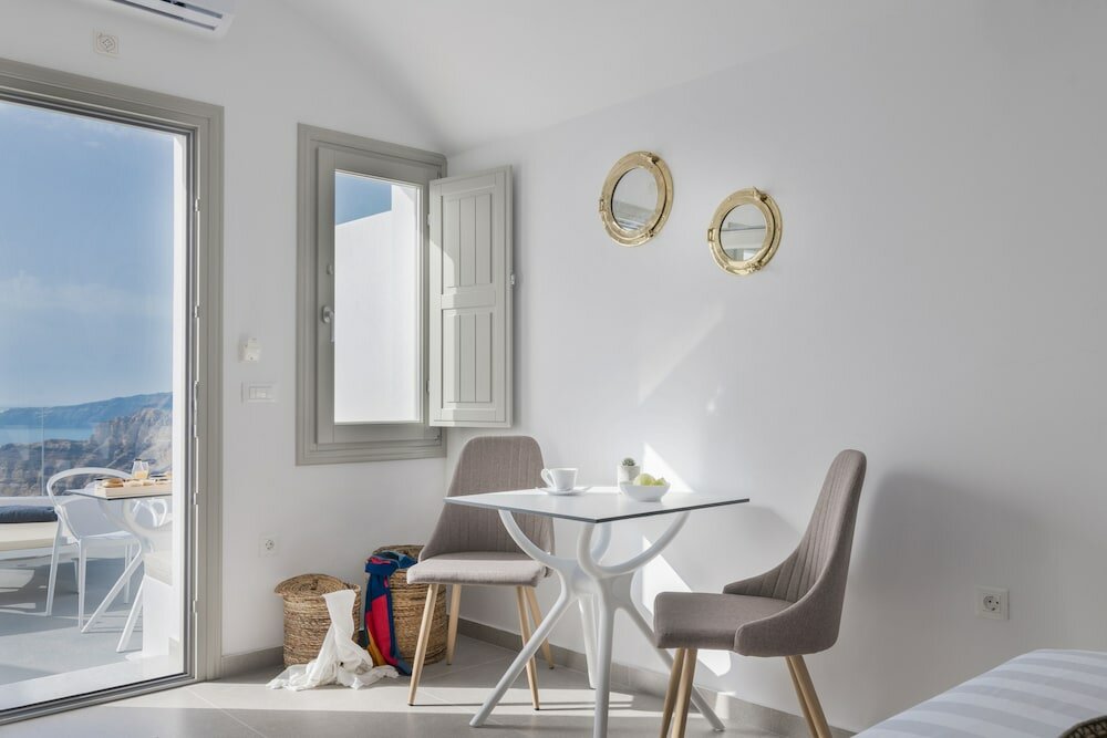 Фото Symphony Suites