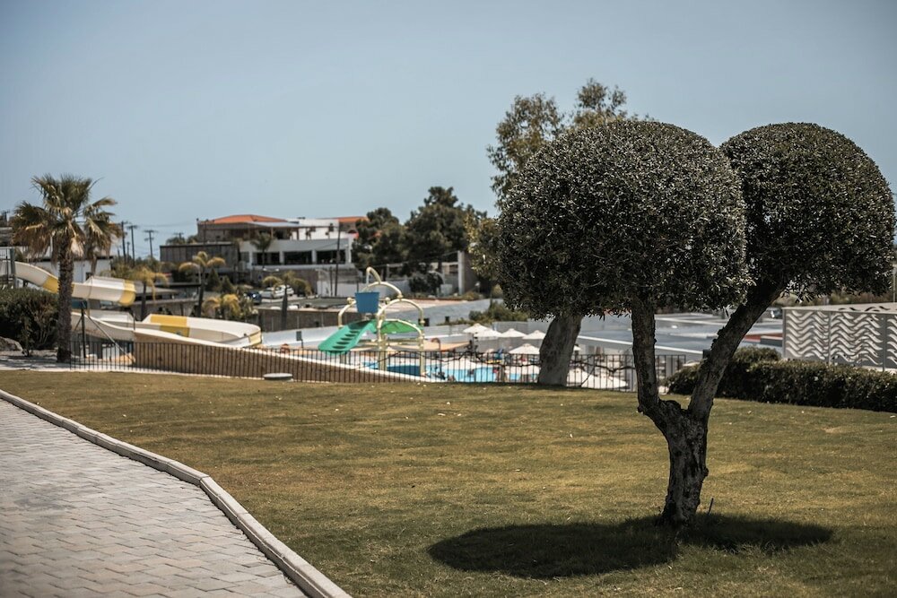 Фото Ellia Hotel