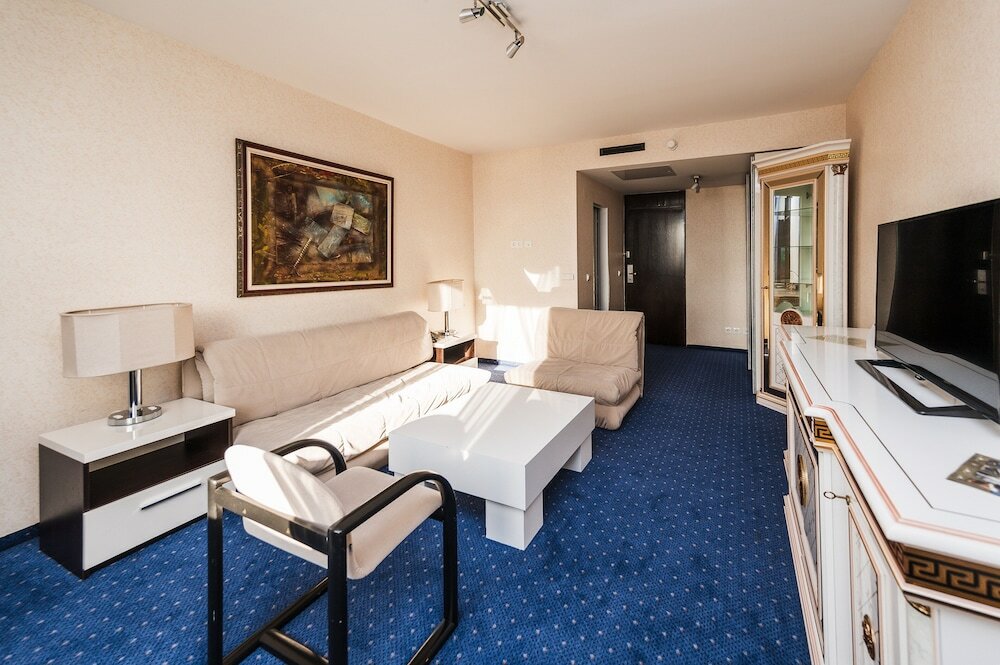 Фото Hotel Holiday