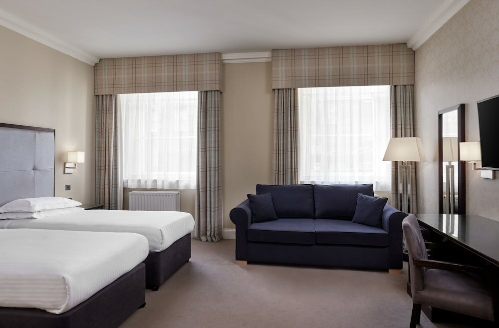Фото Leonardo Hotel Edinburgh City