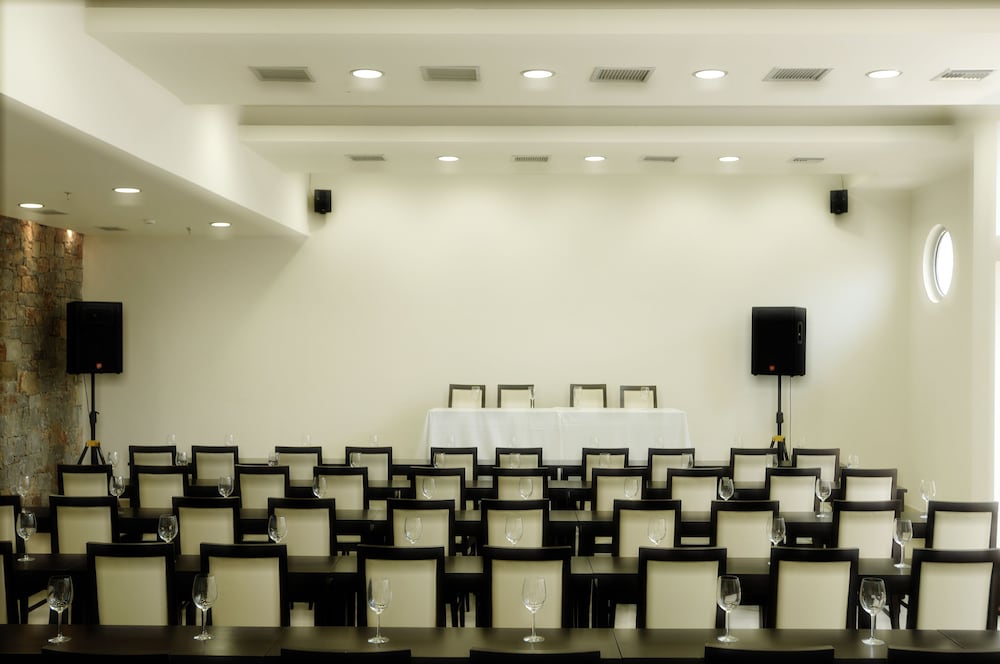 Фото Angela Suites Boutique Hotel