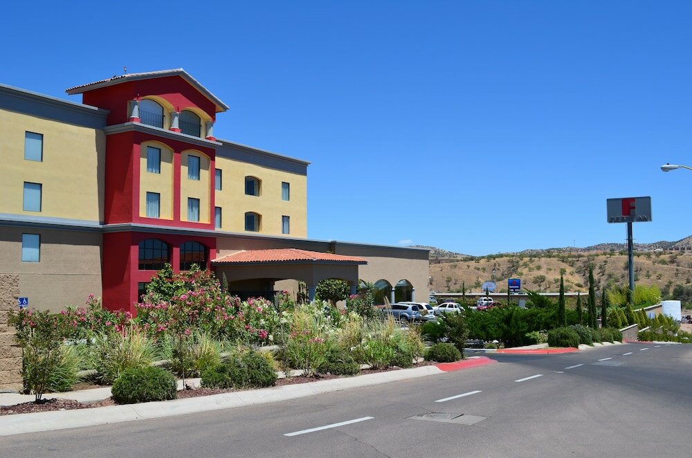 Фото Fiesta Inn Nogales
