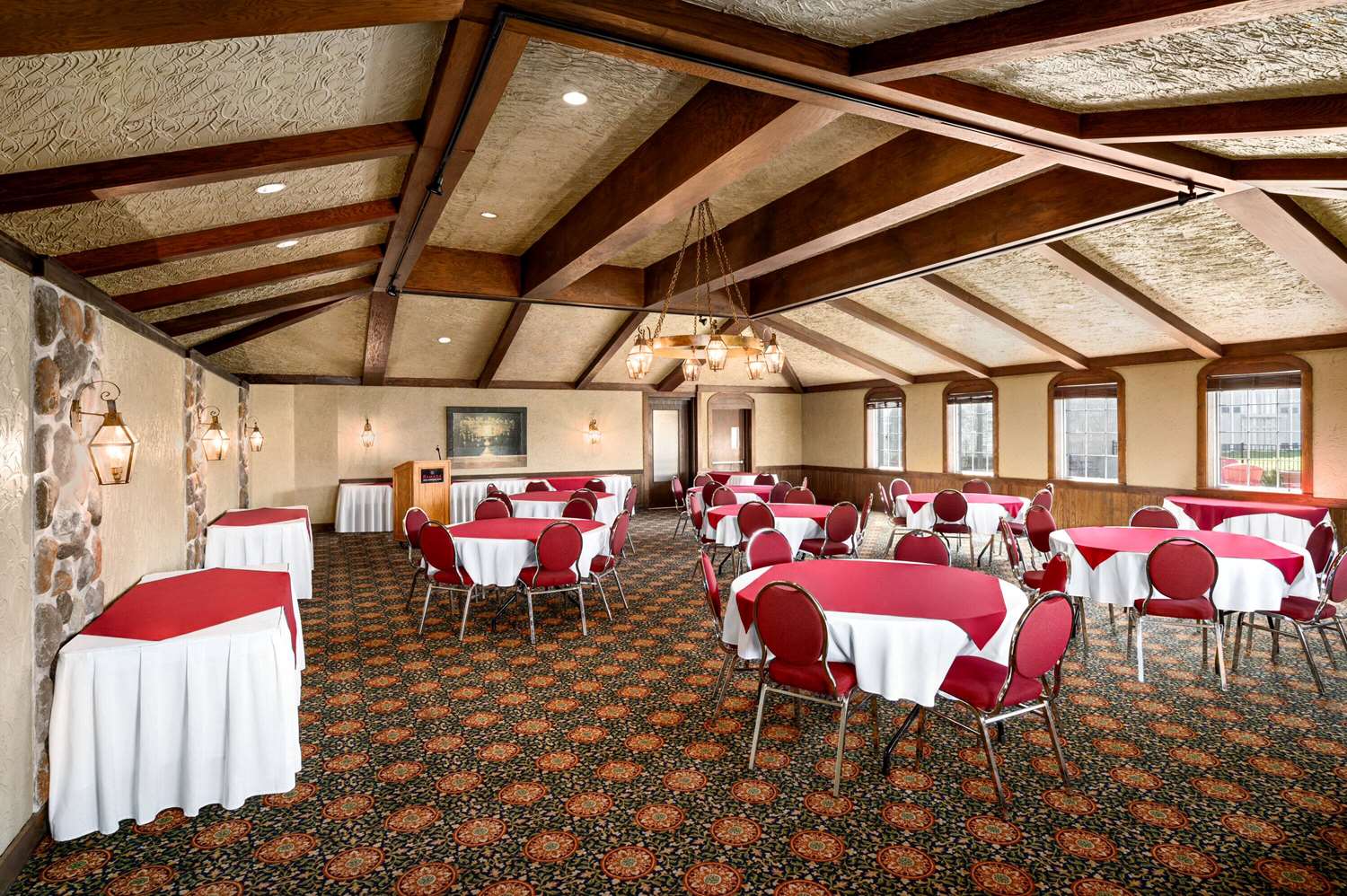 Фото Ramada by Wyndham Cornwall