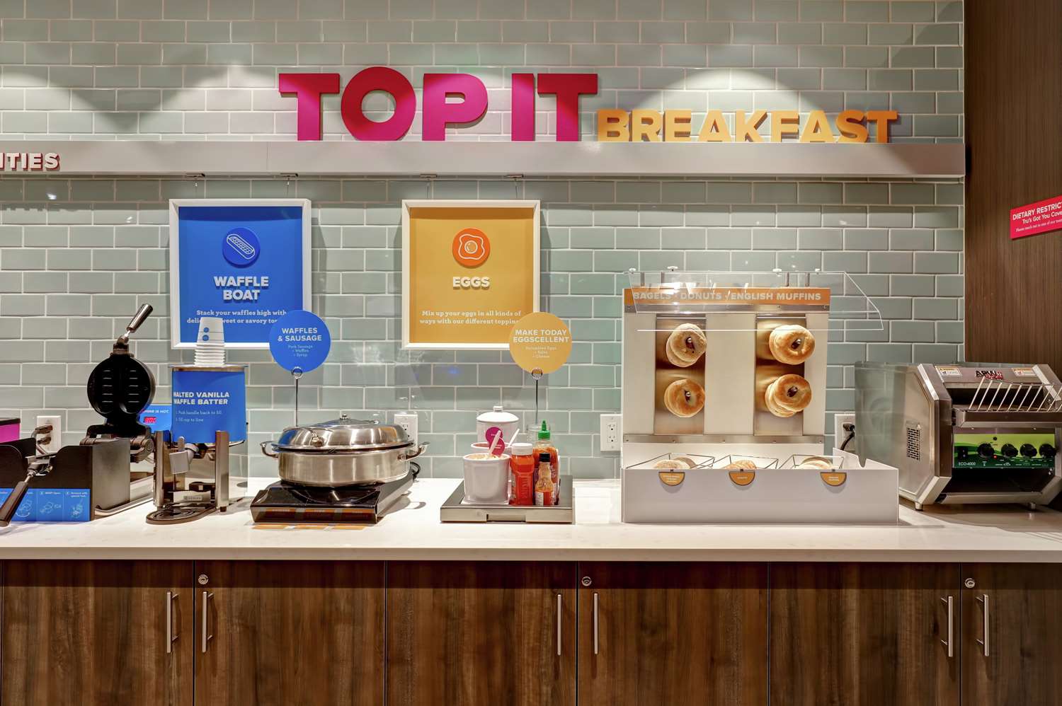 Фото Tru by Hilton Edmonton Windermere