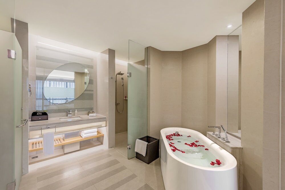 Фото Huaqiang Plaza Hotel Shenzhen