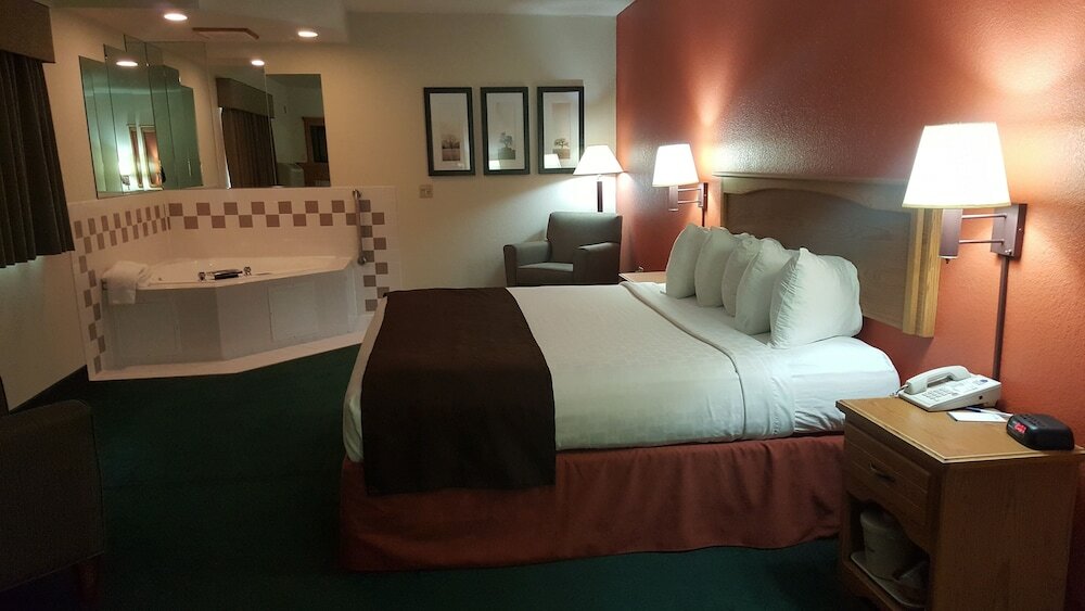 Фото AmericInn by Wyndham Garden City