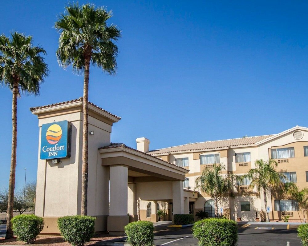 Фото Comfort Inn West