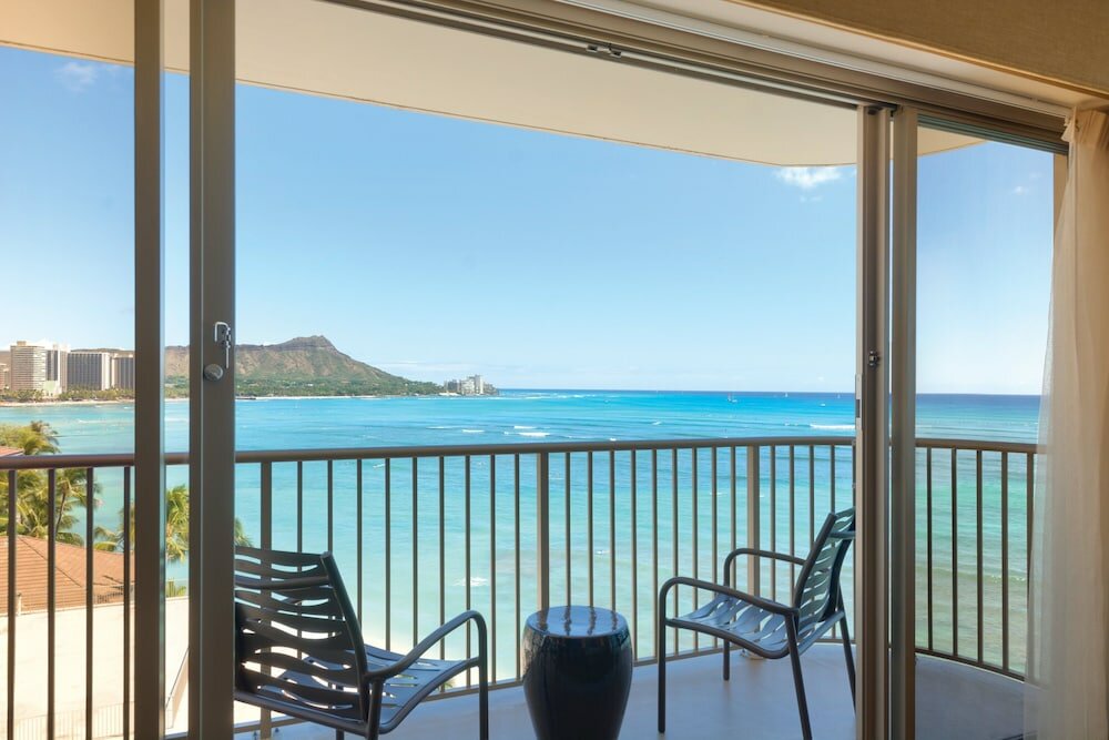 Фото Outrigger Reef Waikiki Beach Resort