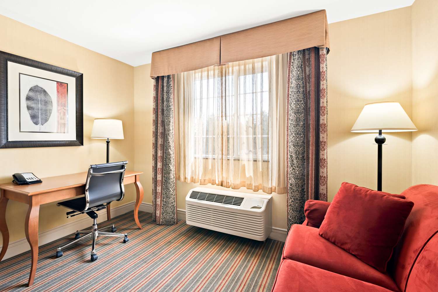 Фото Best Western Newberry Station