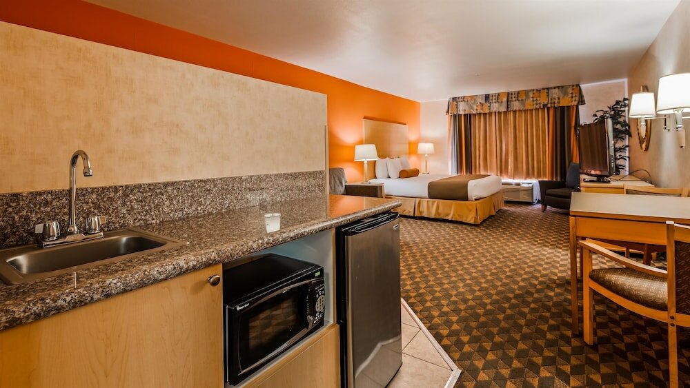 Фото Best Western Plus North Las Vegas Inn & Suites