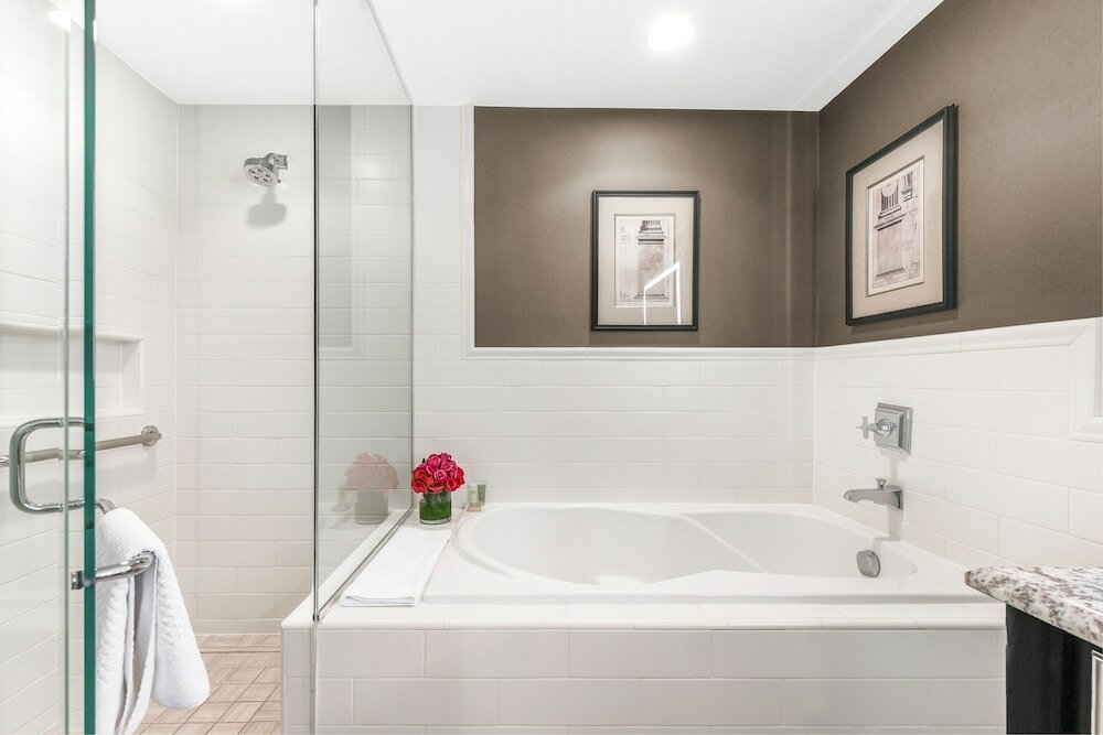 Фото The Madison Hotel