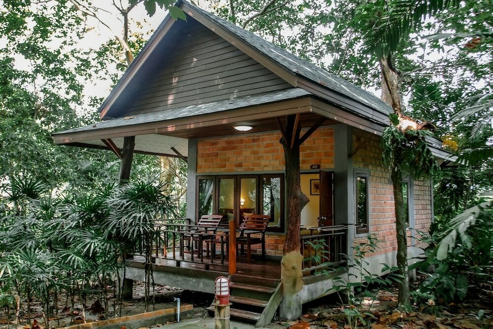 Фото The Vatika Resort and Spa