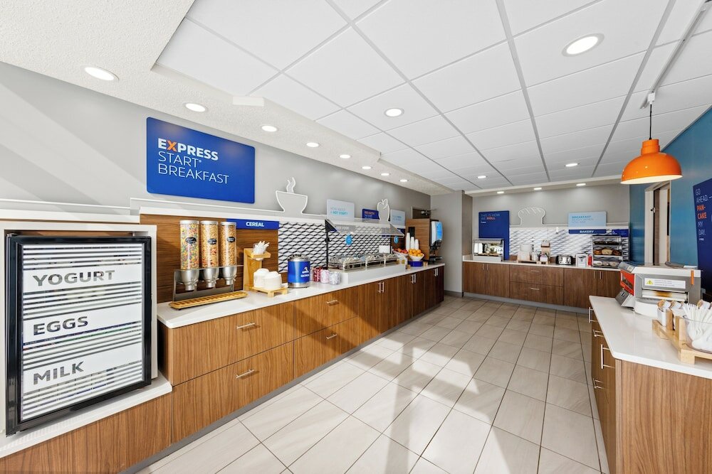 Фото Holiday Inn Express Grove City, an Ihg Hotel