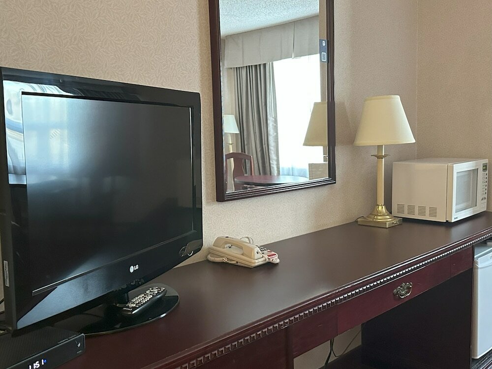 Фото Super 8 by Wyndham Lethbridge