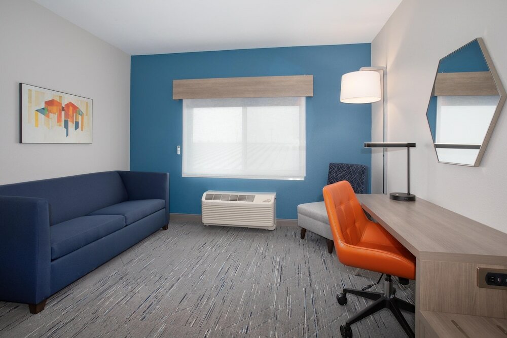 Фото Holiday Inn Express Hotel & Suites Idaho Falls, an Ihg Hotel