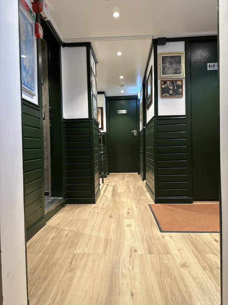 Фото The Red Boat