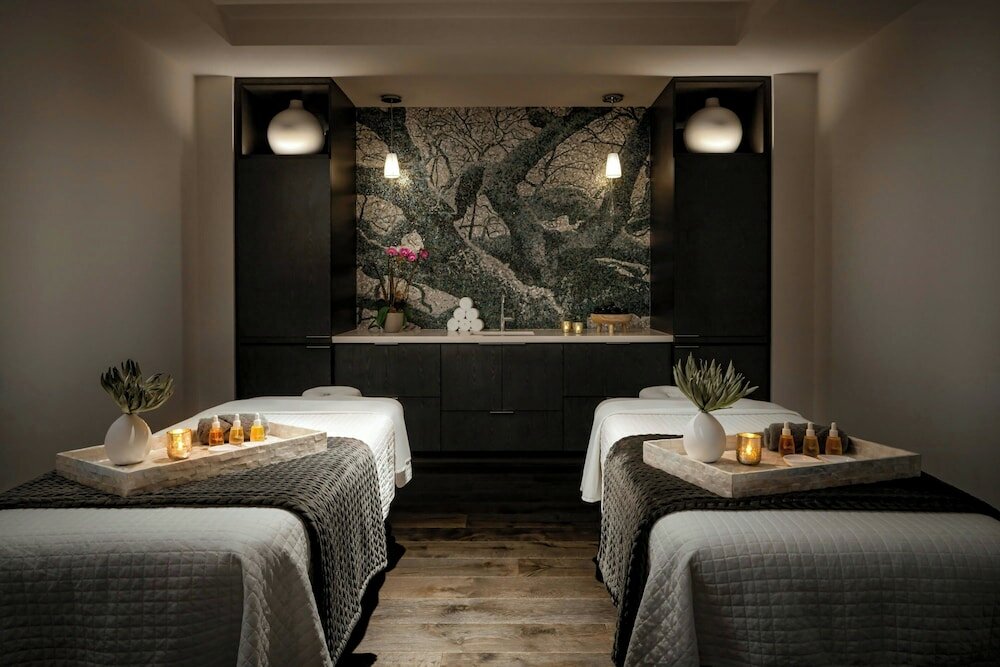 Фото Grand Bohemian Lodge Greenville Autograph Collection