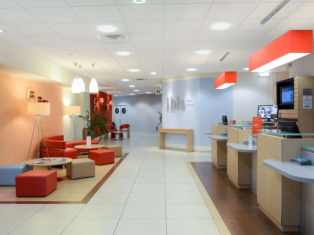 Фото ibis Can Center