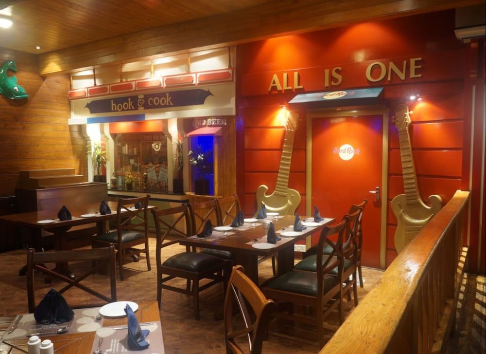 Фото Sfo Hotel and Suites