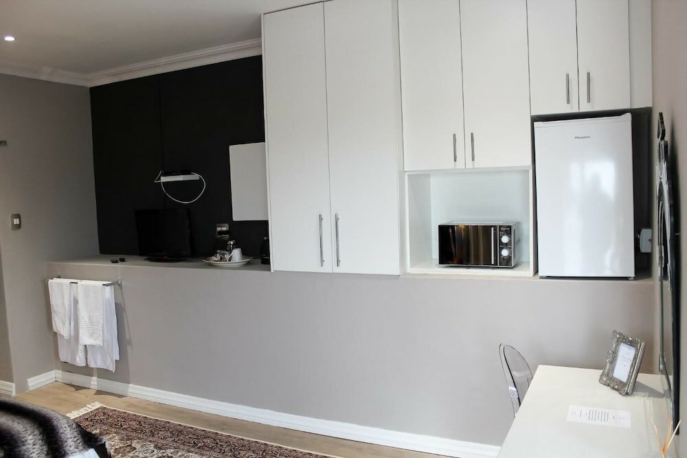 Фото A Queenslin Guesthouse