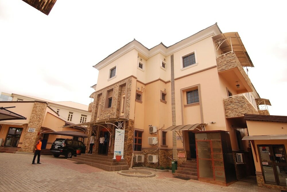 Фото Trafford Hotel