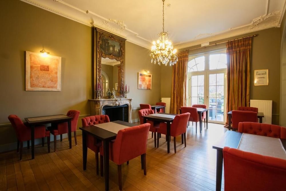 Фото Hotel La Villa des Fleurs