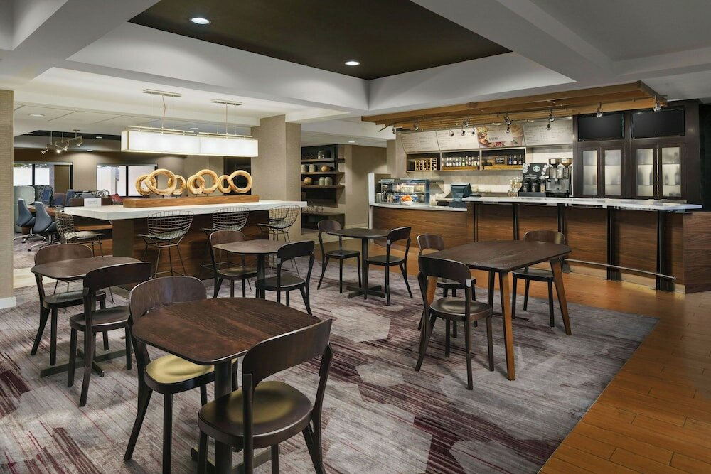 Фото Courtyard by Marriott Chicago Bloomingdale