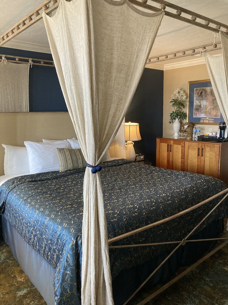 Фото Blue Dolphin Inn